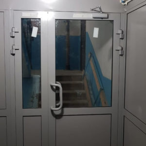 Алюминиевая дверь в подъезд GFTD851